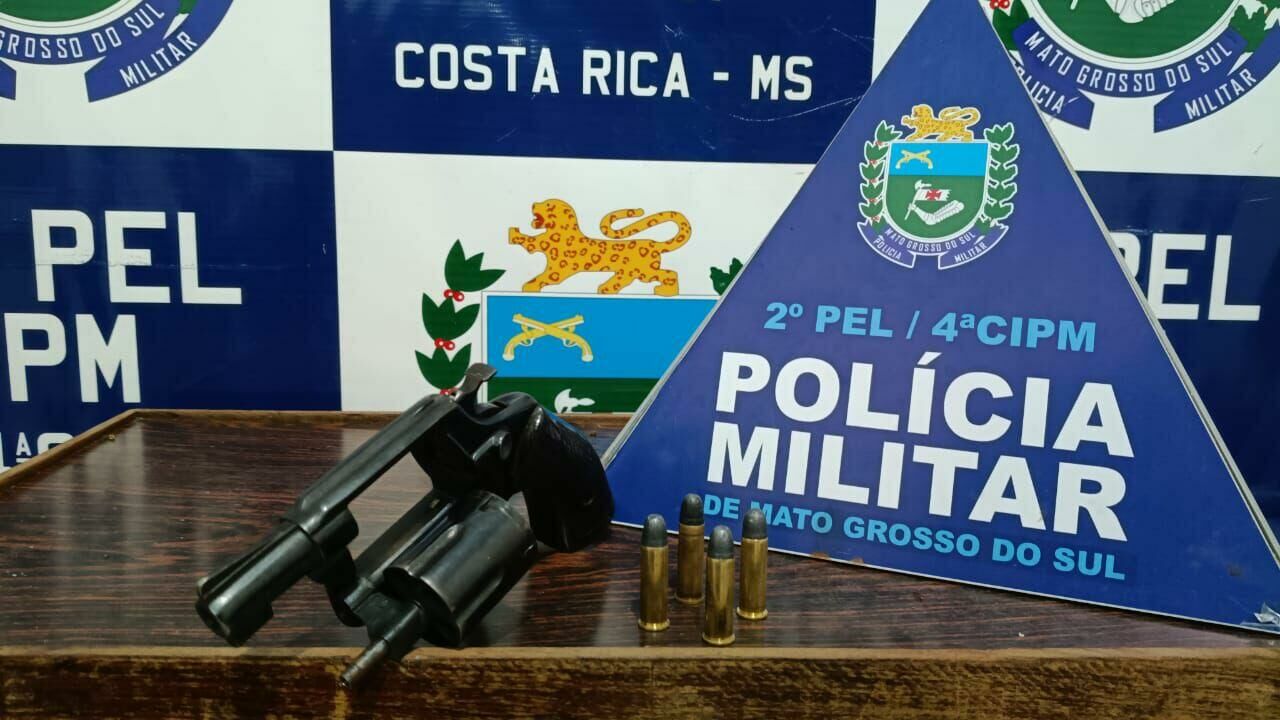 Imagem de compartilhamento para o artigo Jovem é preso e tem arma apreendida durante ameaça a ex-namorada em Costa Rica da MS Todo dia